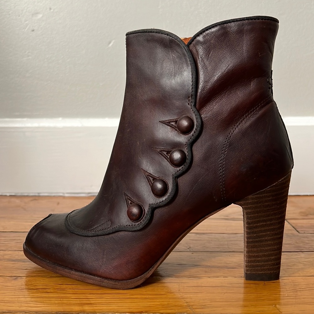 Timberland genuine leather heeled boots
